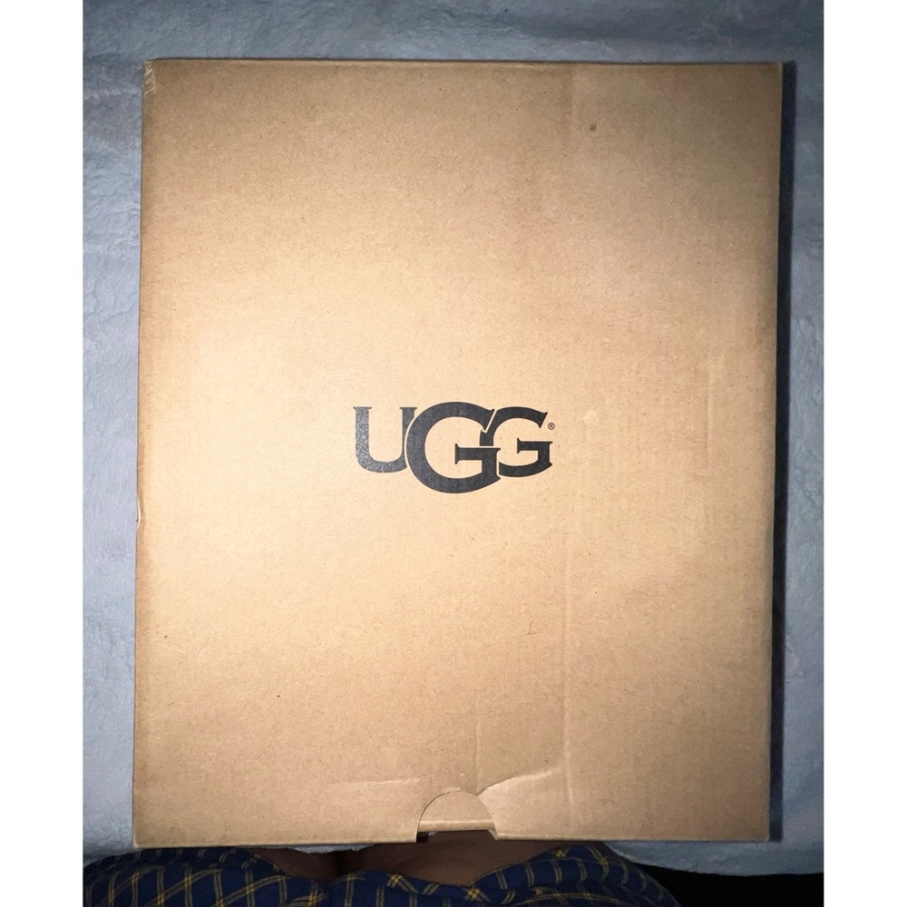 Men’s UGGs Neumel Black Ankle Boots - Picture 8 of 9